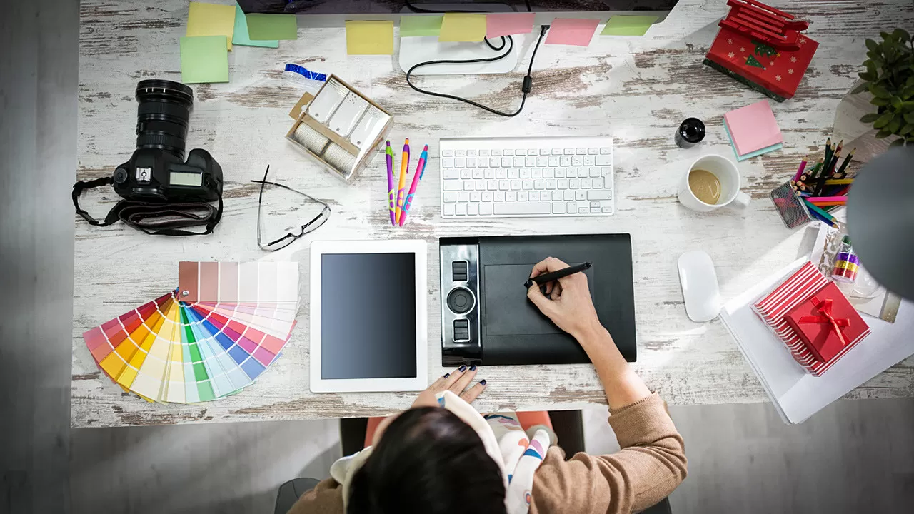 Ngành Thiết kế đồ họa nên học cao đẳng hay đại học?